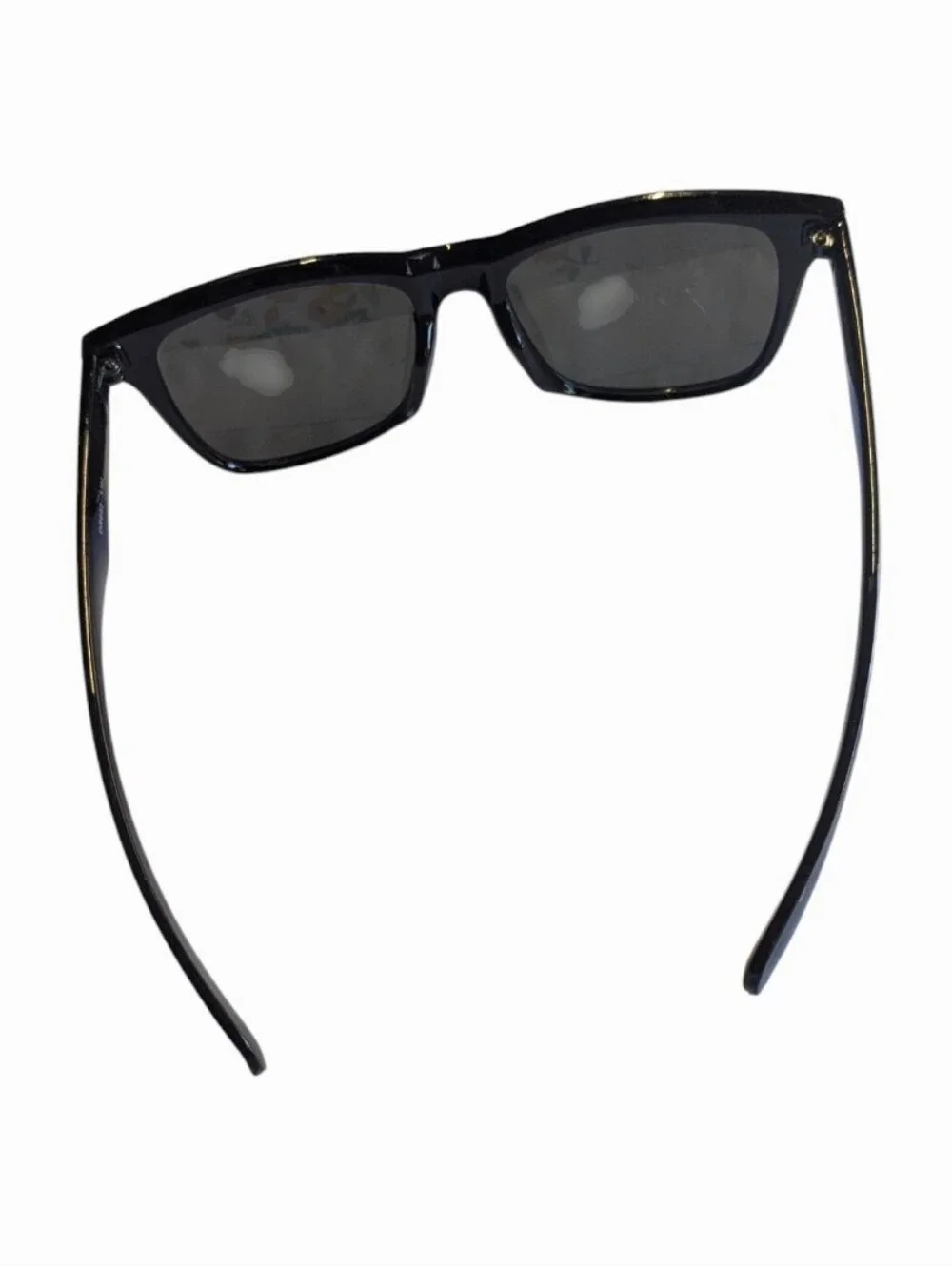 Source Unknown Black Frame Sunglasses with Brown Lenses